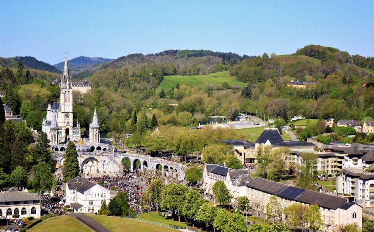 Lourdes3